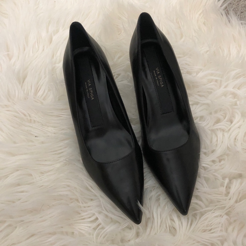 Via Spiga pointy toe heel